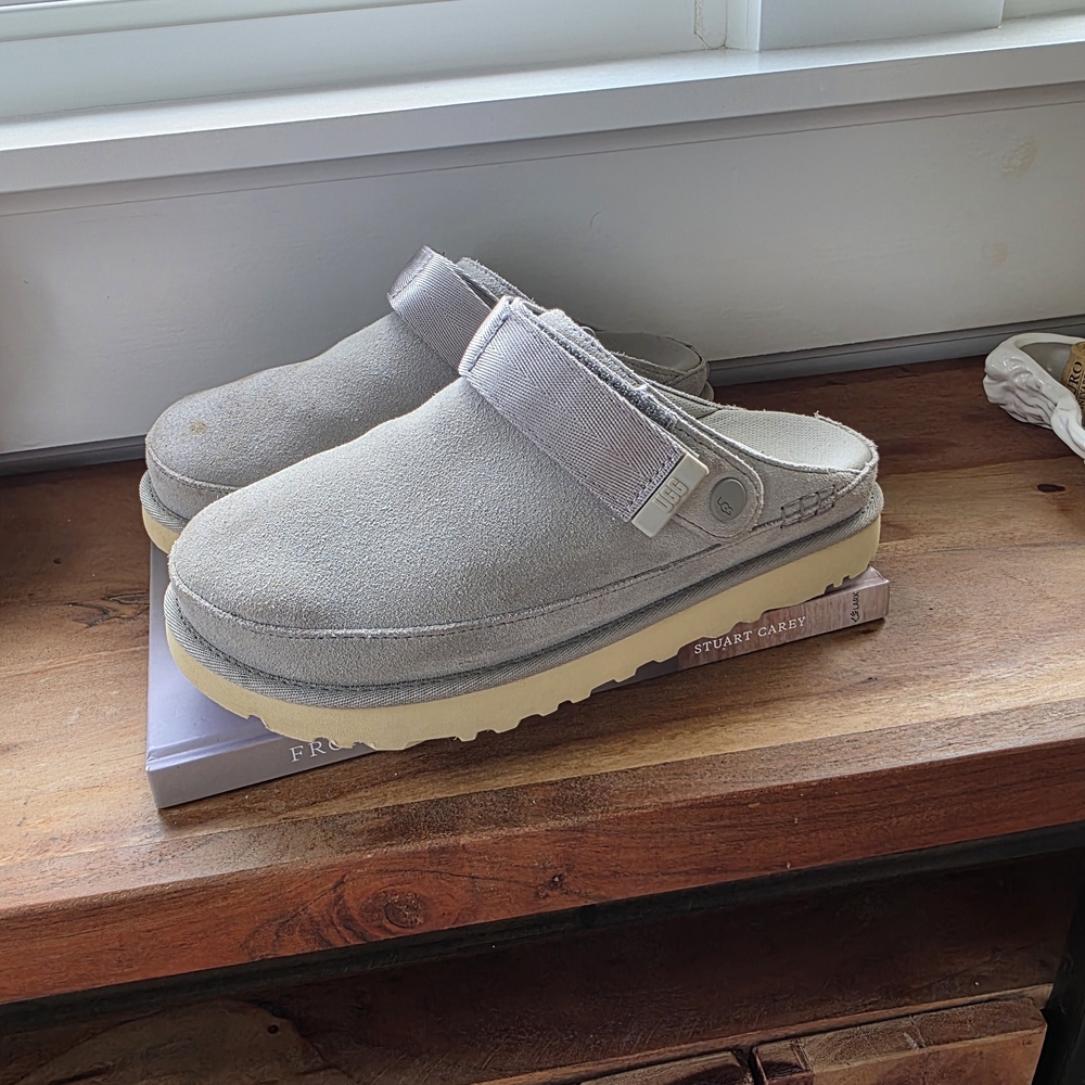 UGG Women's Goldenstar Clogs In Seal (GREY)